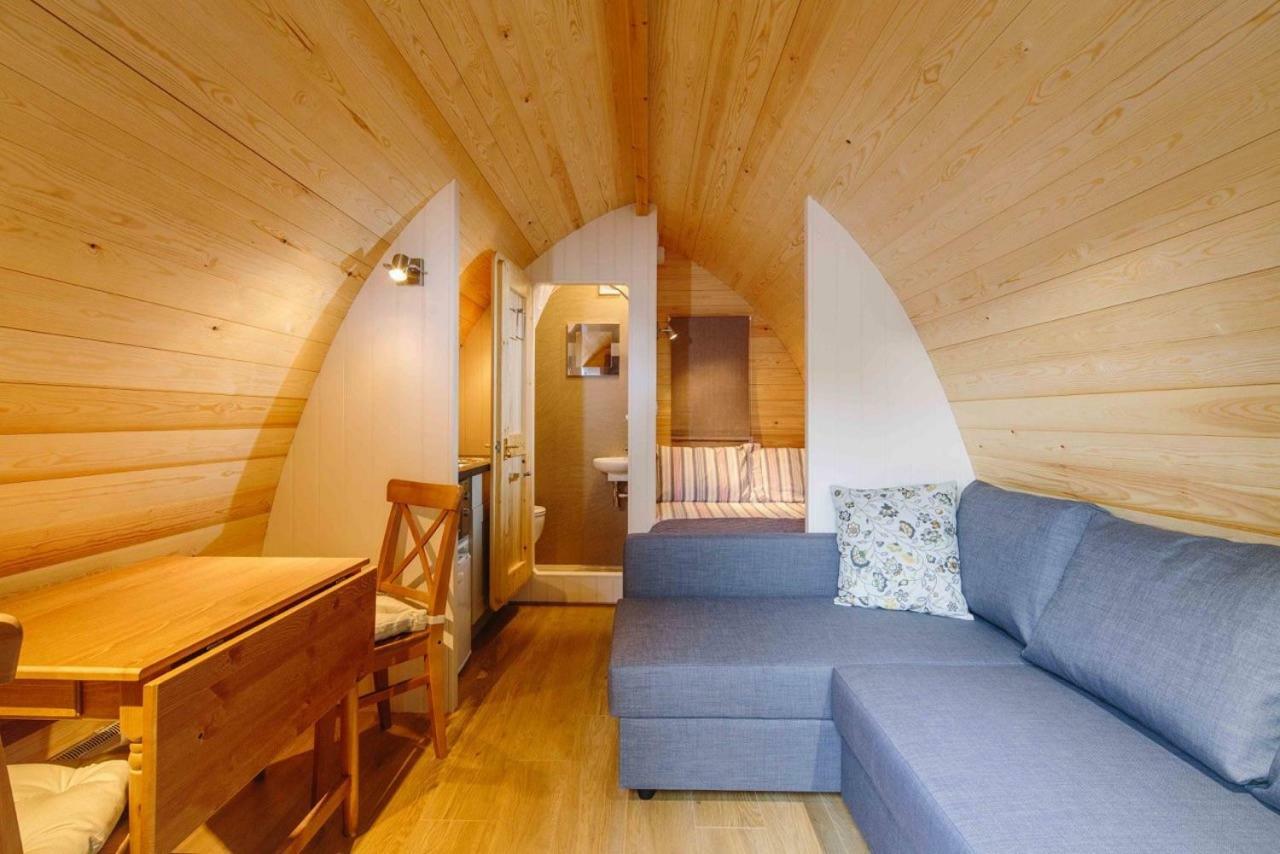 Готель Campion Glamping Pod Челтнем Екстер'єр фото