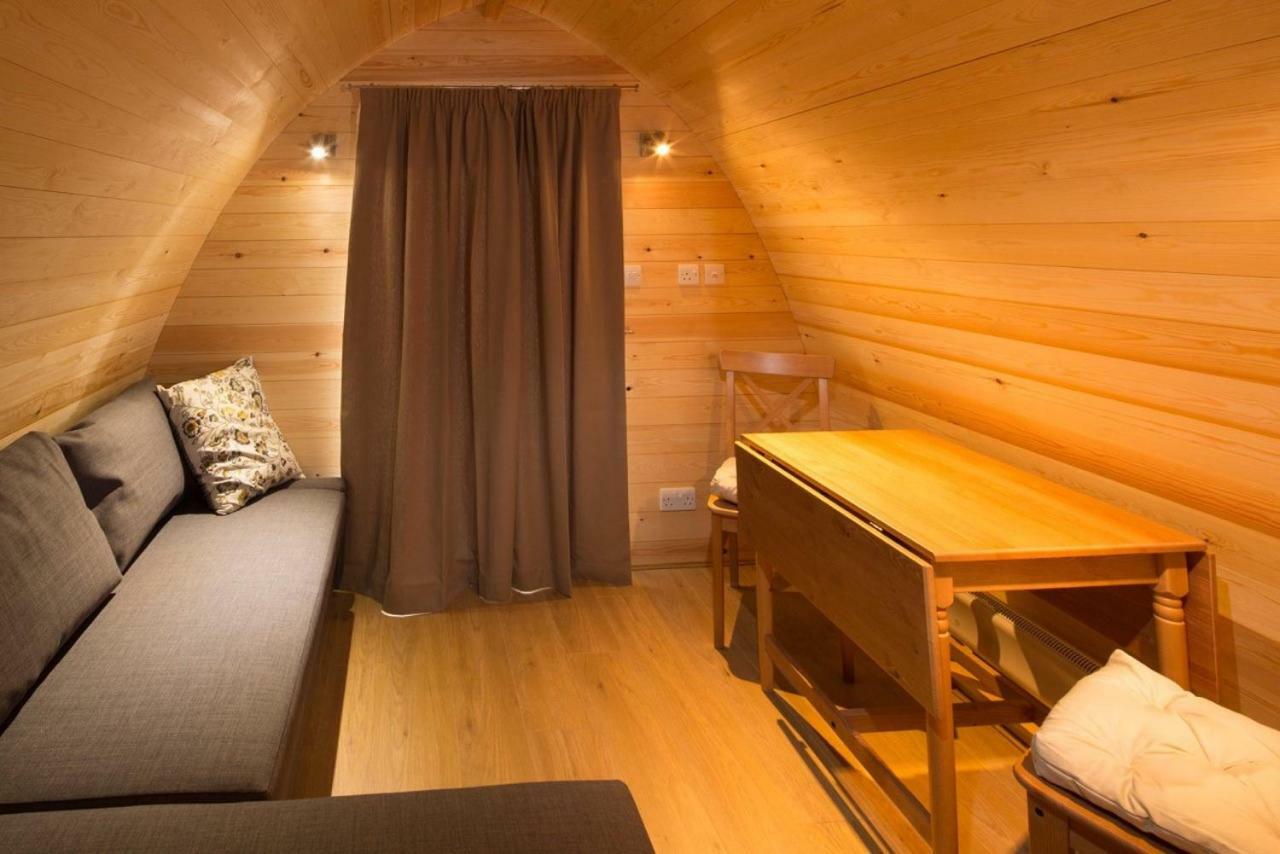 Готель Campion Glamping Pod Челтнем Екстер'єр фото